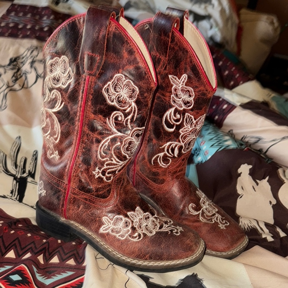 Embroidered Western Cowboy Boots